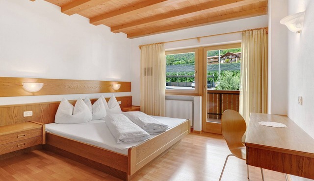 Apartment 'Hofanger Meran' with Mountain View, Balcony and Wi-Fi