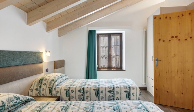 Apartment 'La Canonica Rosmarino' with Mountain View, Shared Garden and Wi-Fi