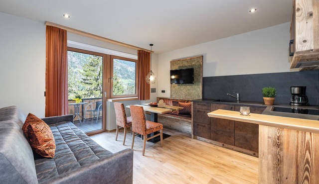 Apartment 'Mirabelle Pension Sankt Ursula' with Mountain View, Shared Terrace and Wi-Fi
