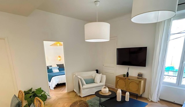 Apartment 'Place Garibaldi – Cosy Et Climatisé' with Wi-Fi and Air Conditioning