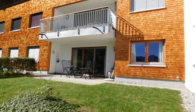 Apartment with garden
