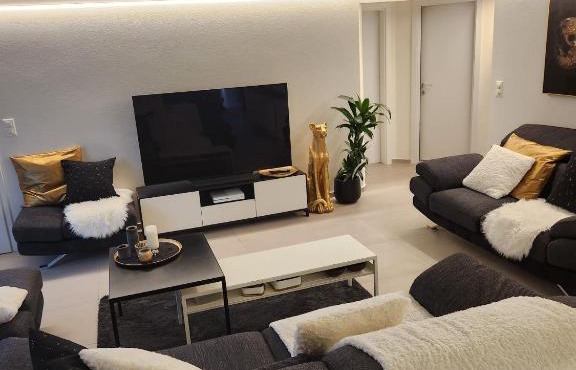 Appartement moderne avec terrasse et piscine à Châtel sur Bex