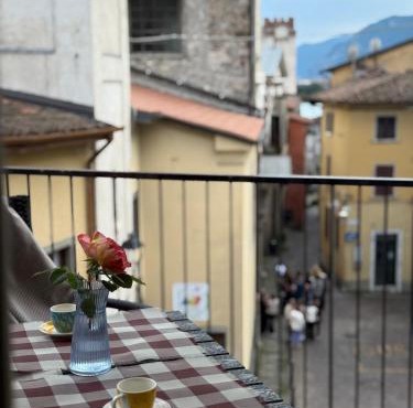 Balcony Views over Historic Lovere Lake Iseo
