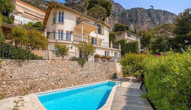 Beautiful home in Eze in Eze