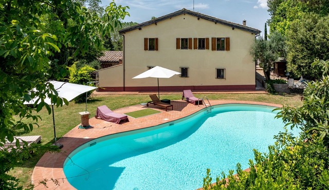 Beautiful private villa for 8 people with private pool, WIFI, TV and pets allowed, close to Siena in Monteriggioni
