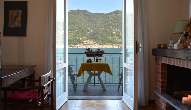 Bellagio Villas - La Traviata directly on the lake