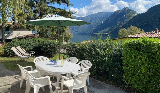 Bungalow by the lake with terrace