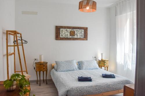 Central & Modern - 2 Bedrooms with Balcony & Parking