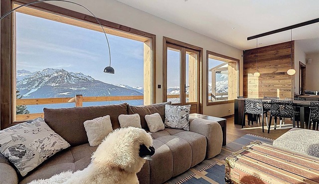 Chalet de luxe rénové avec vue sur les montagnes