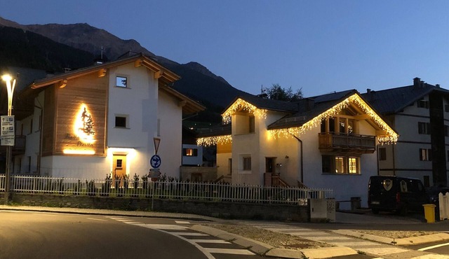 Chalet 'Pieri - Appartamento Temelin' with Mountain View and Wi-Fi