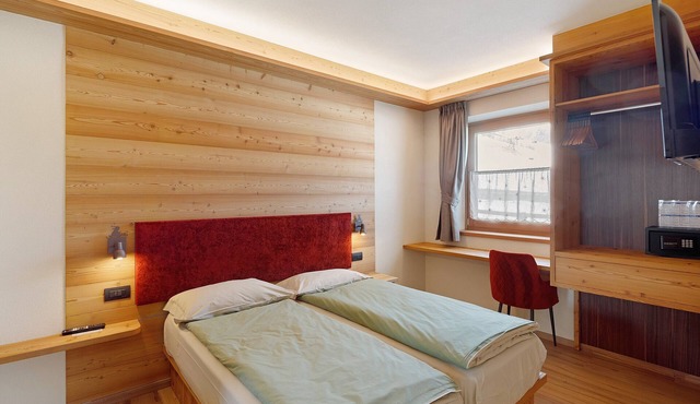 Chalet 'Timo' with Mountain View, Private Terrace and Wi-Fi