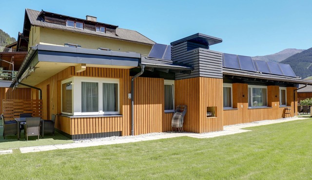 Charming Apartment "Blaser" with Wi-Fi, Garden and Terrace in Mühlbachl