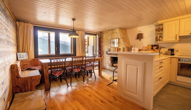 Charming apartment located in Les Arsets approx. 1 km from the start of the Fracherets ski lift link