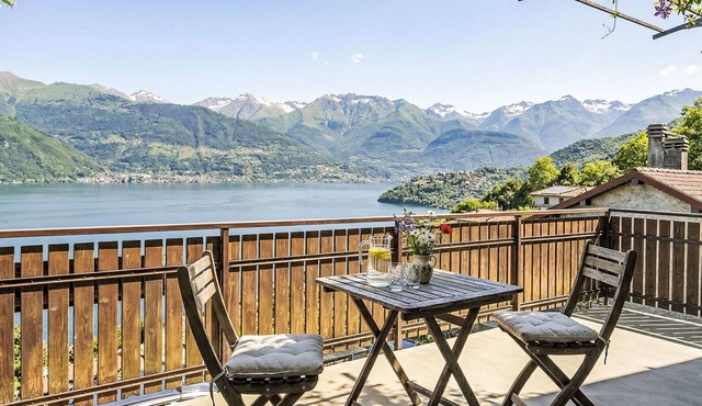 Cosy apartment for 4 people with WIFI, TV, balcony and panoramic view
