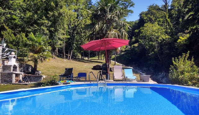Cosy apartment for 5 people with pool, WIFI, TV, balcony and pets allowed