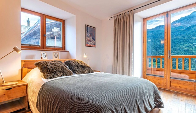 Cosy apartment for 6 people with WIFI, TV, balcony, panoramic view and parking