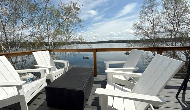 Coveside! Designer decor, waterfront, AC, 2 Bedroom in Harpswell. in Harpswell
