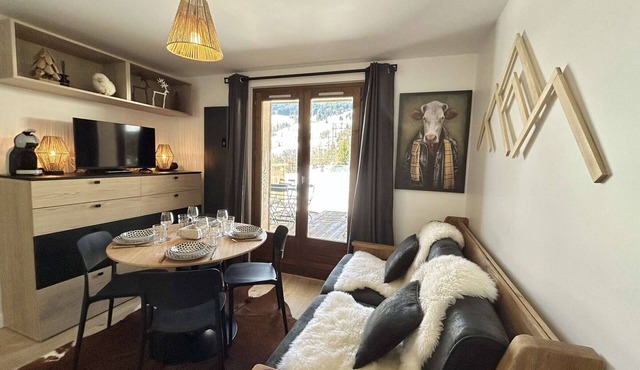 Cozy 2-room apartment, terrace, ski locker, shared parking
