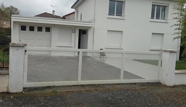 Cozy studio apartment in a quiet house. Just a few minutes from Vichy