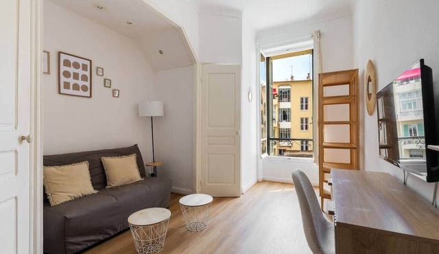 Cozy studio in a beautiful listed residence