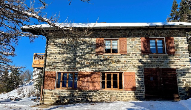 Detached 5-bedroom family chalet in La Rosière-Centre.
