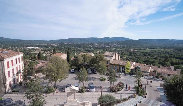 Duplexe with panoramic south-facing terrace in the center of Grimaud in Grimaud