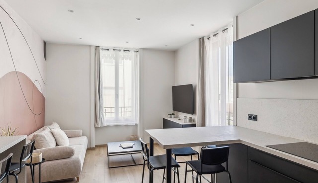 Escapade Lyonnaise - 6 Person Apartment in Sans Soucis