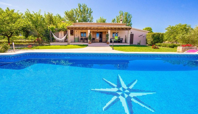 Fantastic villa with private pool and stunning views Serra de Tramuntana in Alcúdia