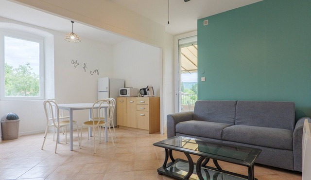 Gîte “Le Barquetier” with Shared Pool, Wi-Fi, and Air Conditioning