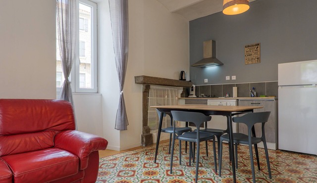 Gîte "Le Piscounil" with Shared Pool, Wi-Fi and Air Conditioning