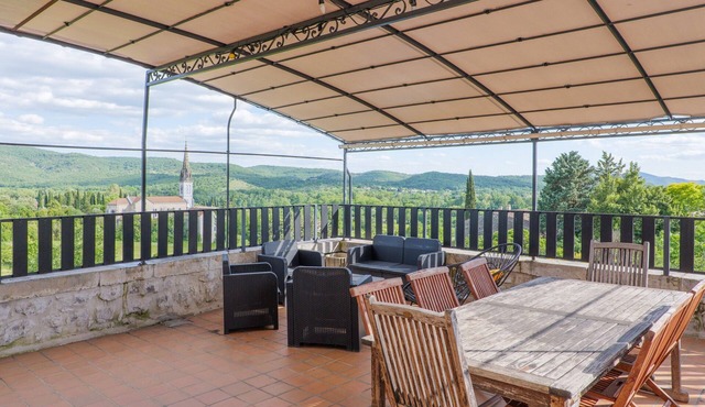 Gîte “Les Traverses” with Shared Pool, Wi-Fi, and Air Conditioning