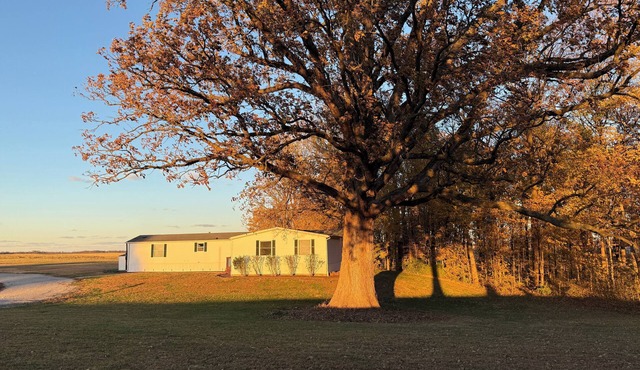 Hay Rake Country Acres-Peaceful Getaway - 4BR, 2BA - Sleeps 8 in Pleasant Plains