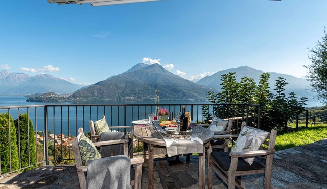 Holiday Home 'Casa Bianca' with Lake View, Private Terrace and Wi-Fi