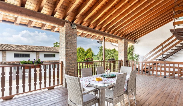 Holiday Apartment "Cascina Raperonzolo" with Private Terrace, A/C & Wi-Fi