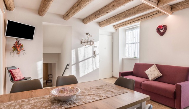 Holiday Apartment 'L'Antica Corte Apt Mara' with Mountain View & Wi-Fi