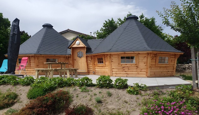 Holiday Home 'Kota Au Mont Des Autruches' with Private Terrace, Garden & Air Conditioning