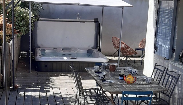 House with garden, jacuzzi and terrace in listed medieval village
