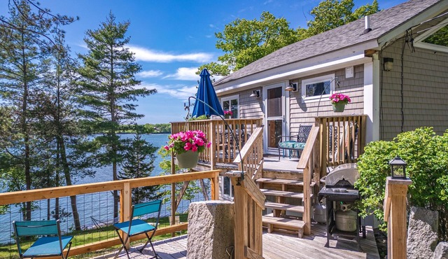 Idle Ours Cottage: Waterfront in Maine in West Bath