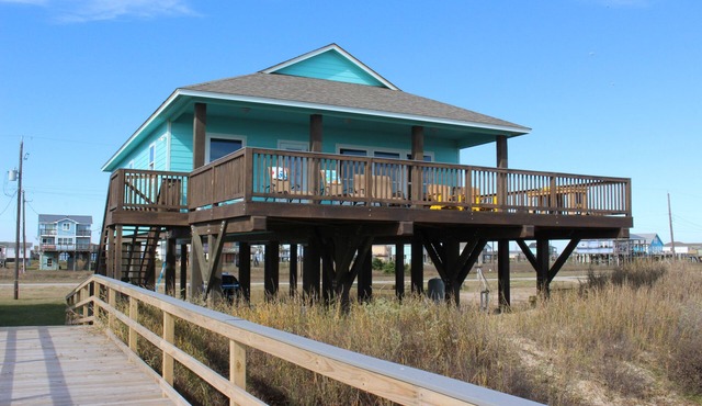 La Belle a BEACHFRONT Escape - Sleeps 12 - 4Bedroom, 4Bath - Dune Walkover in Freeport