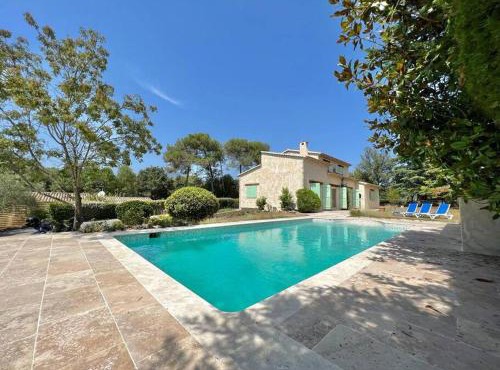 La Provence : Piscine, Tennis, Cinéma & Plus