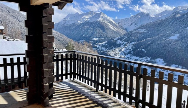 Large authentic apartment with terrace and view of the MatterhornOutside: 2-room apartment, for 2 pe