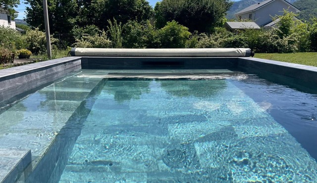 Large house in Savoie between lake and mountains, with friends or family!
