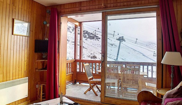 Les Menuires : Appartement 6 pers, balcon, skis aux pieds - FR-1-344-757