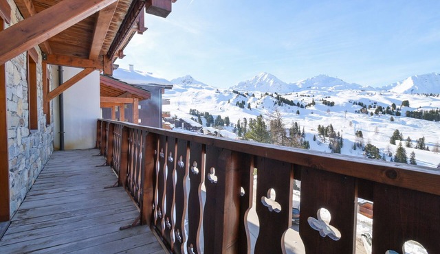 'Lesetoilesdelaplagne Chalet 24' Apartment with Mountain View and Balcony