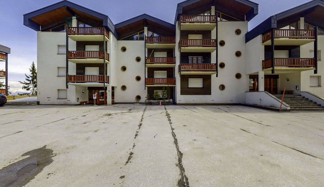 Lovely apartment for 4 guests with pool, WIFI, balcony and pets allowed