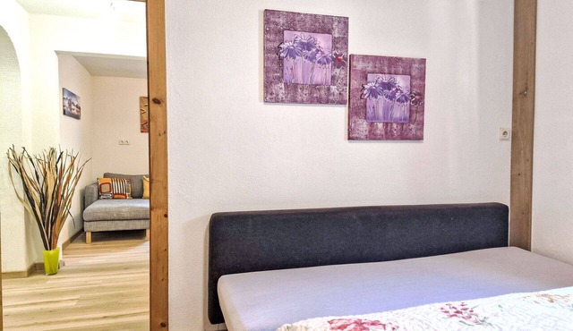 Lovely apartment for 4 people with WIFI, TV, patio and pets allowed