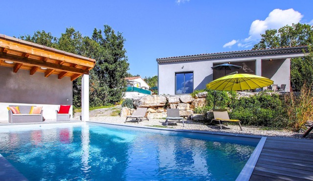 Lovely home in Labeaume