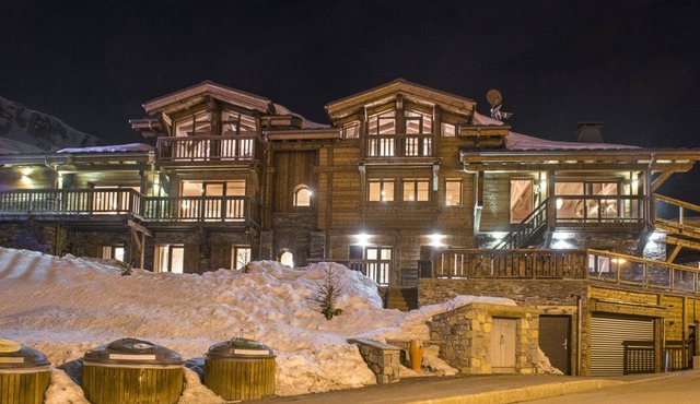 Luxury 9 bedroom adjoining Chalets close to the slopes