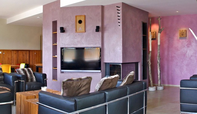 Luxury modern chalet for 12 people, near slopes, free wifi