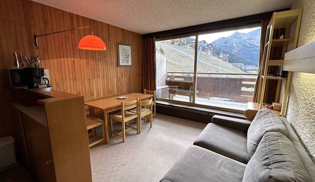 Méribel Mottaret studio, ski and balcony, family-friendly